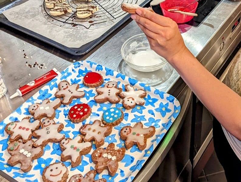 Guetzli backen im Zentrum ELCH CeCe-Areal